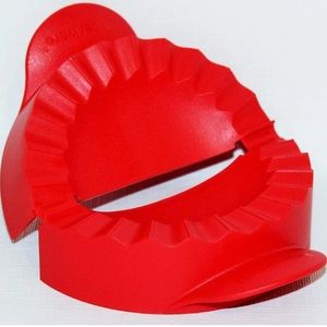 Tupperware pastry sealer